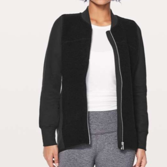Lululemon STAND OUT SHERPA Black Zip-Up Jacket. Size 4. Unique. Warm - Picture 8 of 10